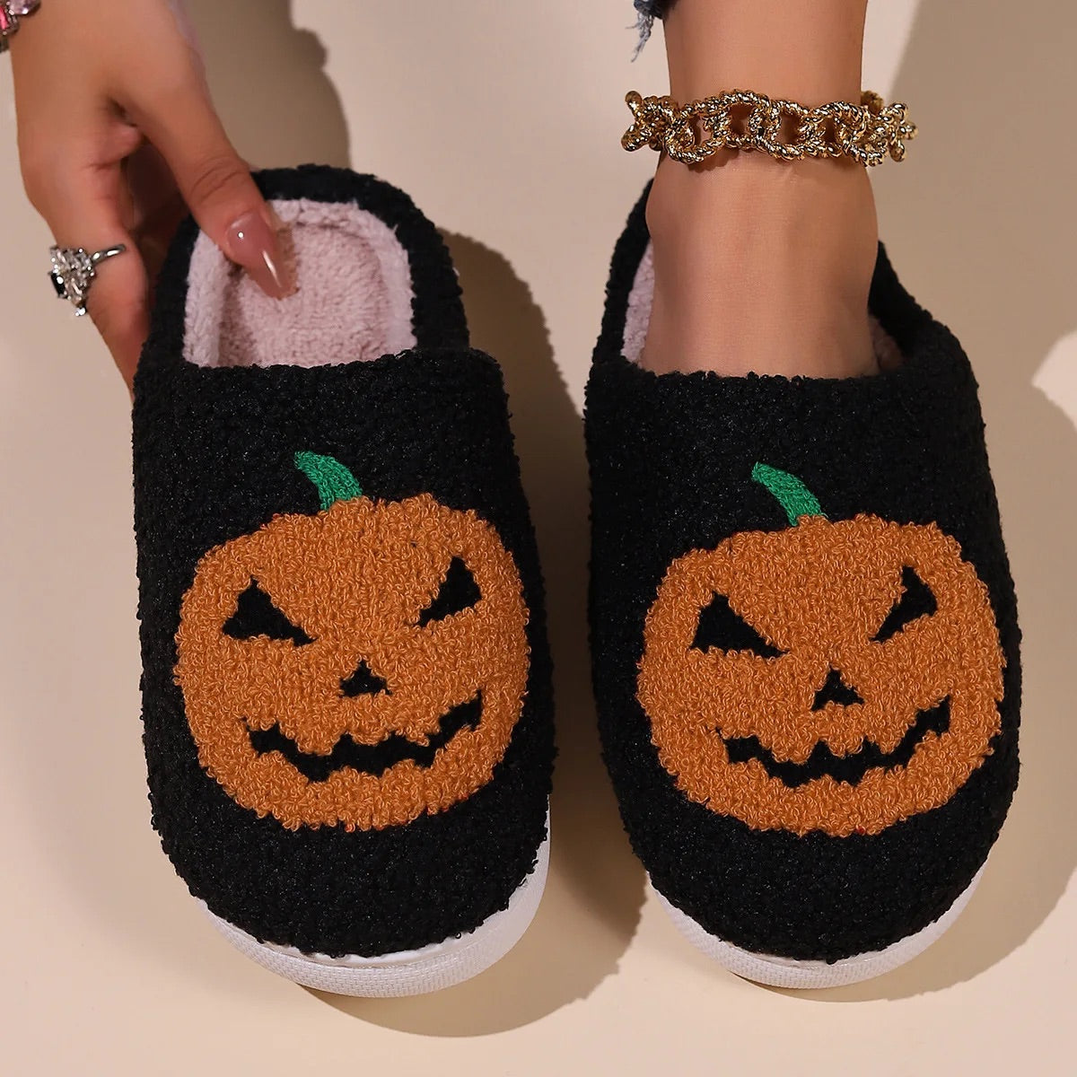 Chaussons noir Citrouille Halloween 