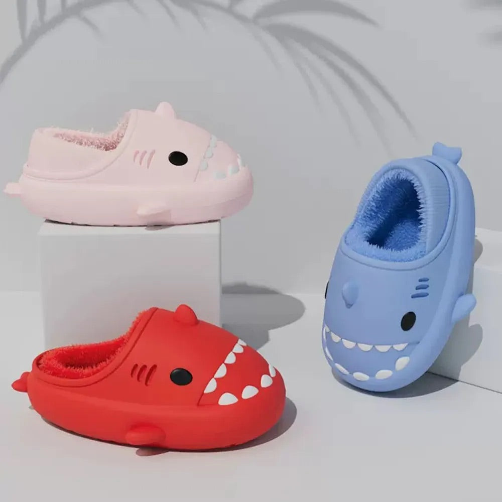 3 Chaussons Requin Imperméable rose bleu et rouge 