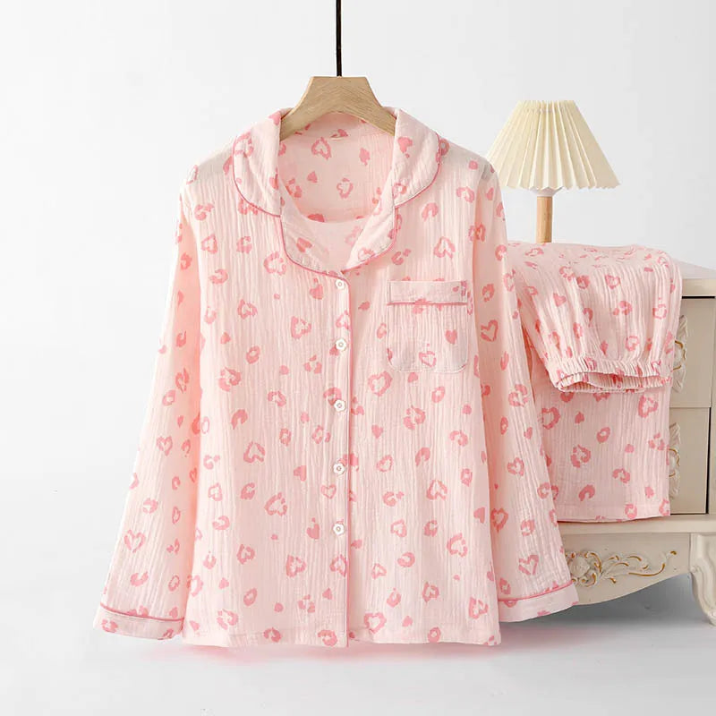 ensemble pyjama à motif coeur dessiné