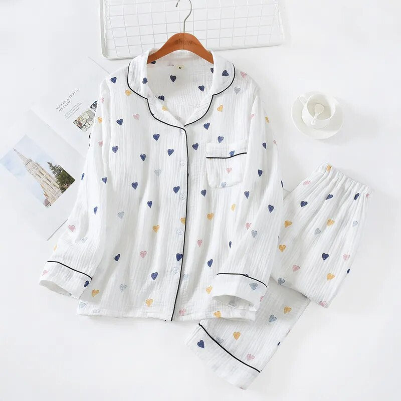 ensemble pyjama à motif coeur blanc et bleu