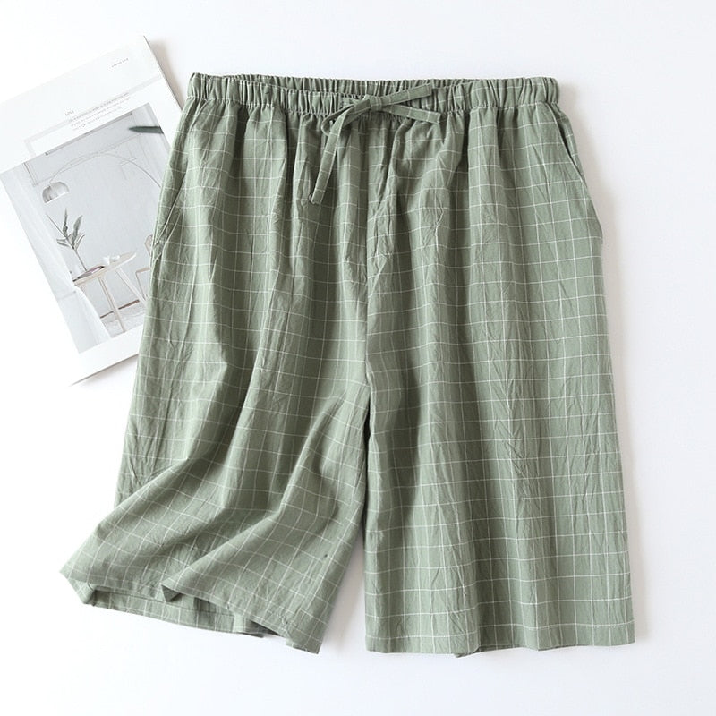 short de pyjama à carreaux pour homme vert sur fond blanc 