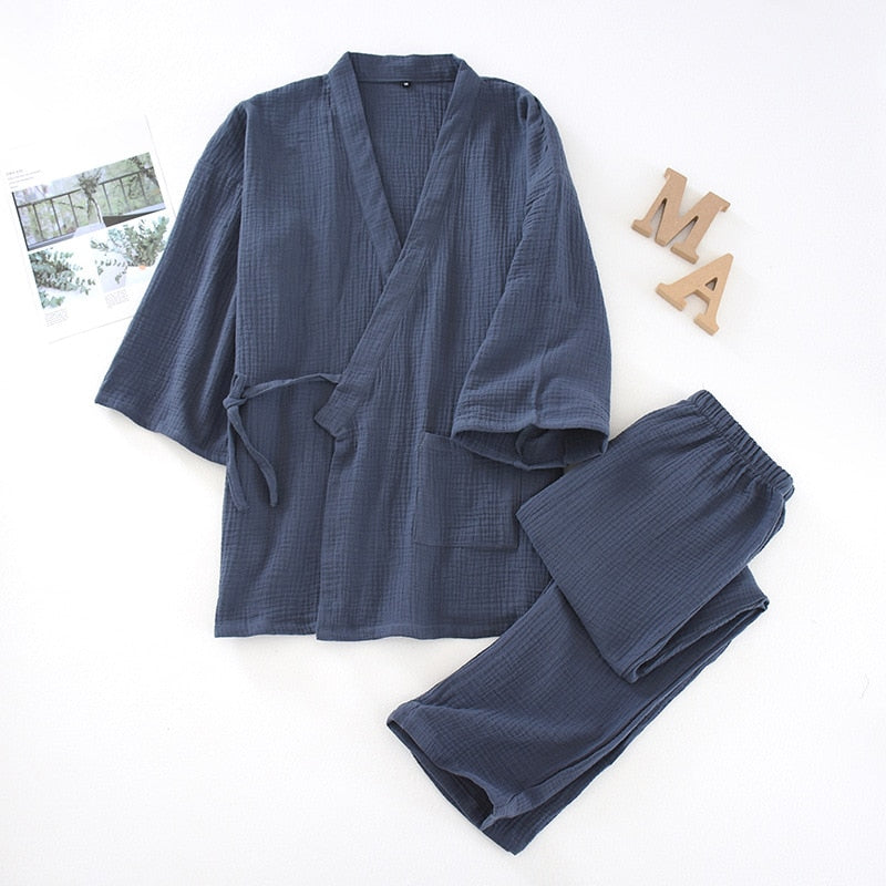 pyjama kimono gris bleu sur fond blanc