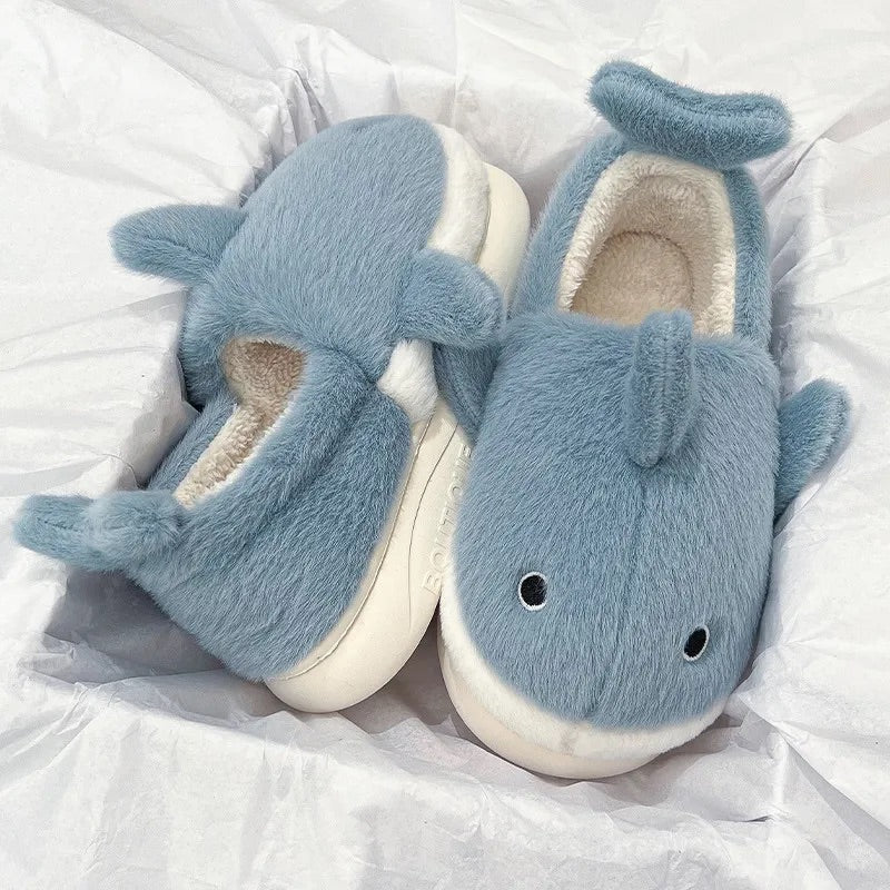 pantoufles peluche requin bleu