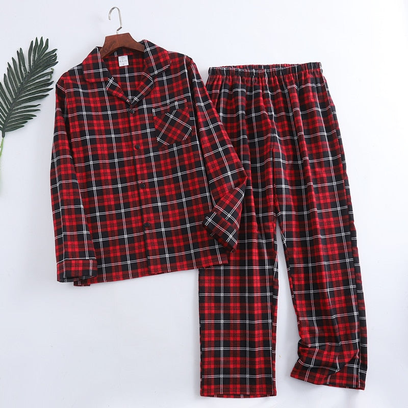 ensemble pyjama à carreaux sur fond blanc de couleur rouge