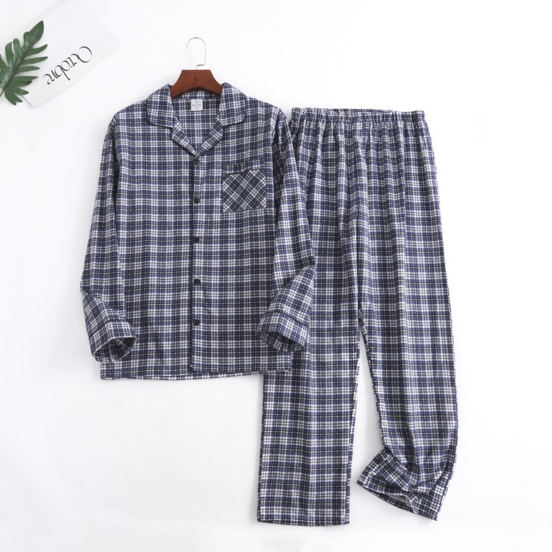 ensemble pyjama à carreaux sur fond blanc de couleur noir et gris