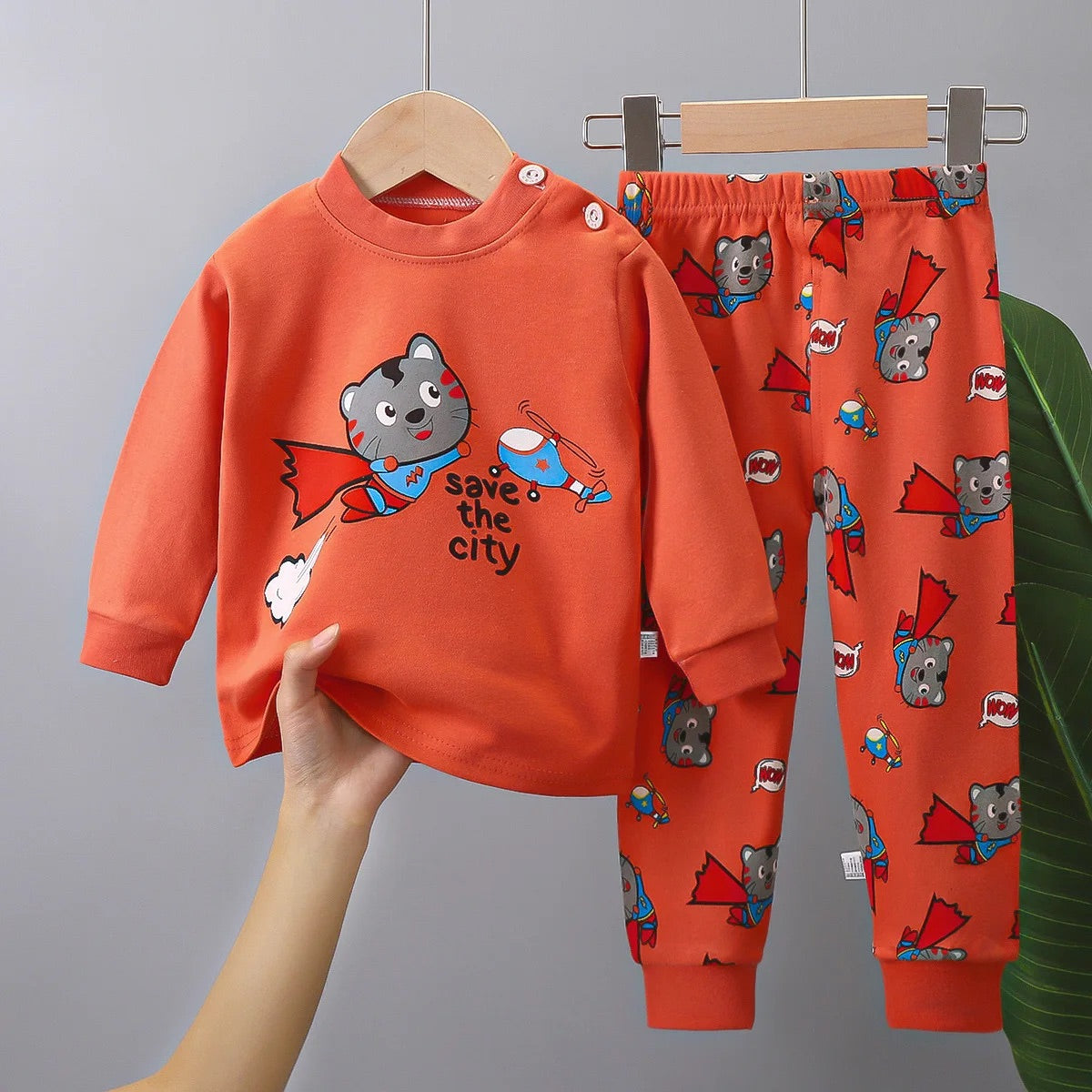 pyjama orange d'enfant à motifs de chat super héros