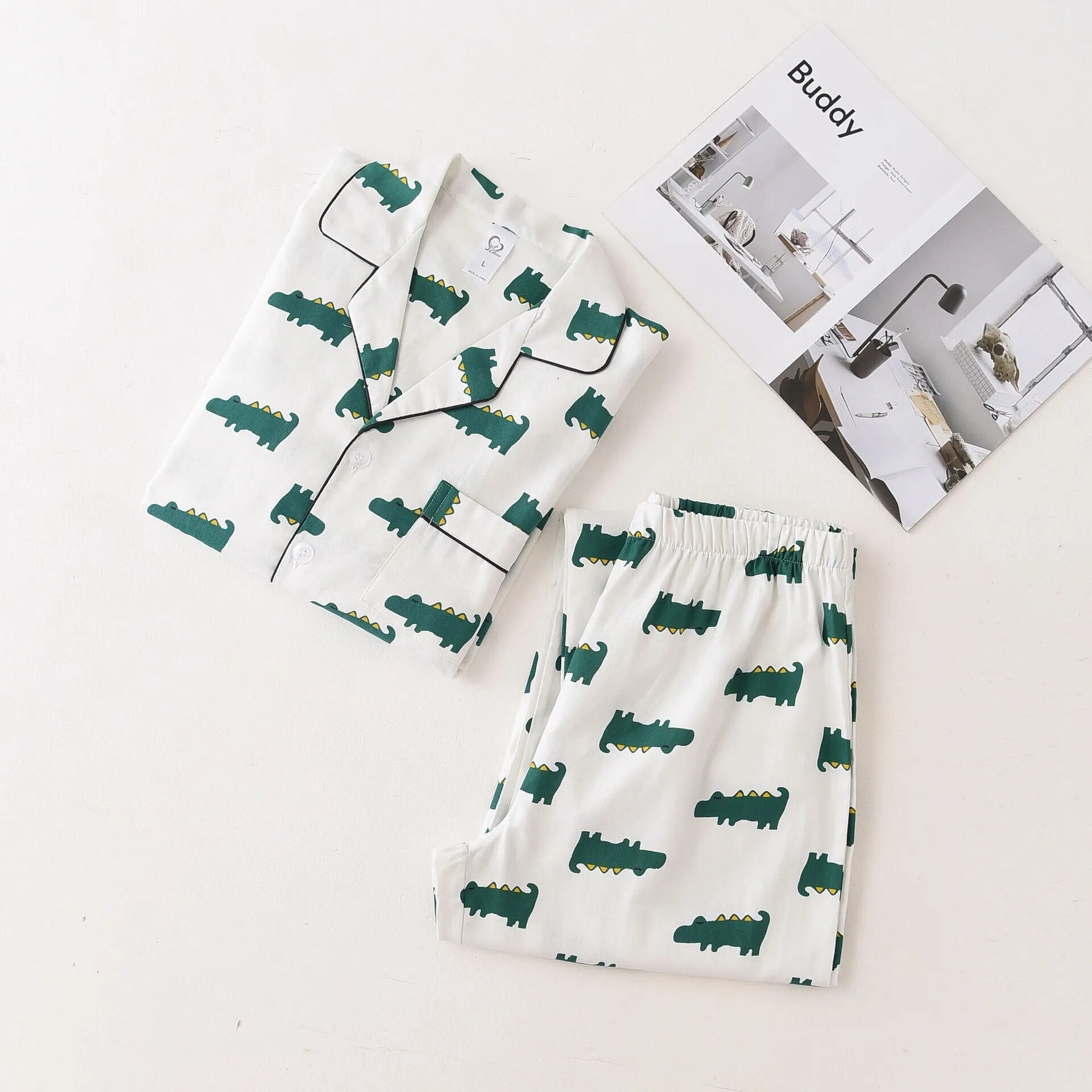 pyjama à motifs de crocodile plié 