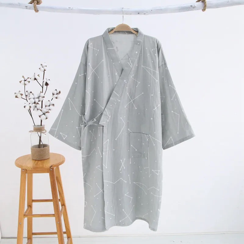 robe de chambre kimono gris avec des motifs blanc